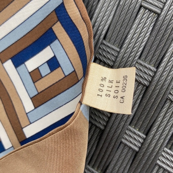 Lanvin silk long scarf. - Picture 5 of 6